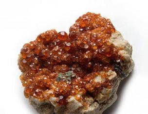 Zanimljivosti o mineralima Aleksandrit – kamen kameleon
