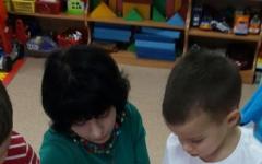 إيرينا الكسندروفنا بومورايفا ، فيرا أرنولدوفنا بوزينا دروس حول تشكيل التمثيلات الرياضية الأولية في المجموعة العليا من رياض الأطفال
