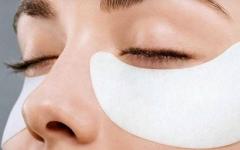 Masques patch faits maison pour la peau du contour des yeux (contre les gonflements et les rides d'expression)