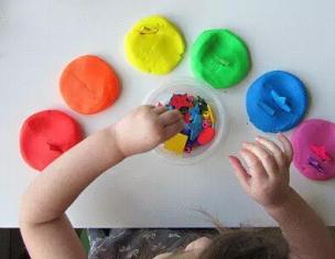 Comment apprendre à un enfant à distinguer les couleurs ?